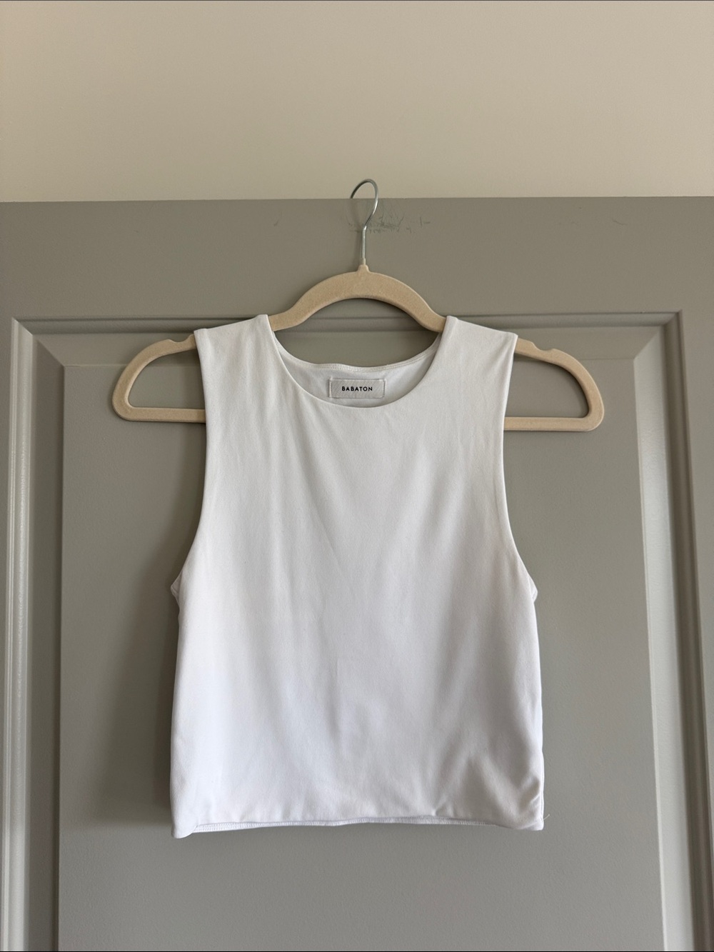 Babaton White Sleeveless Crop Tank